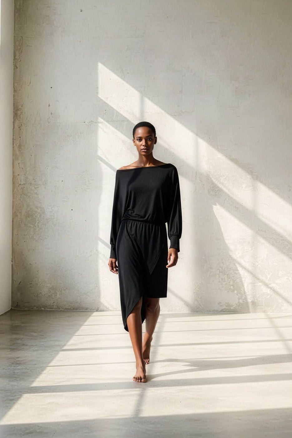 Robe asymétrique ajustée à la taille RHODE MODAL NOIR - School Rag